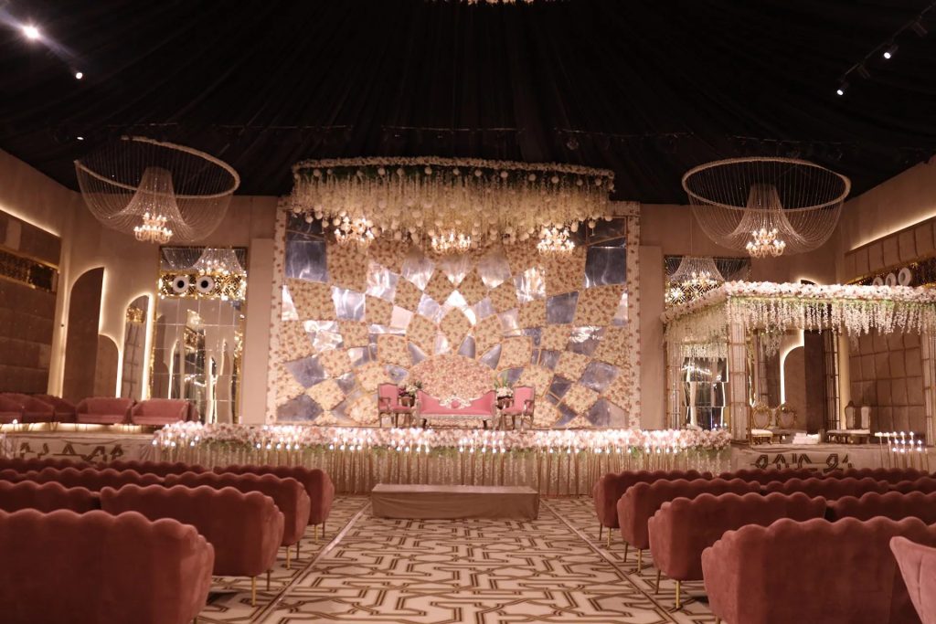 Receptions in the hall at Jamdoli Fort, Jaipur